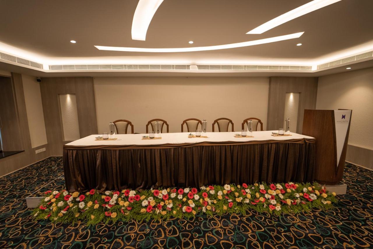 Hycinth Hotels Тривандрум Экстерьер фото
