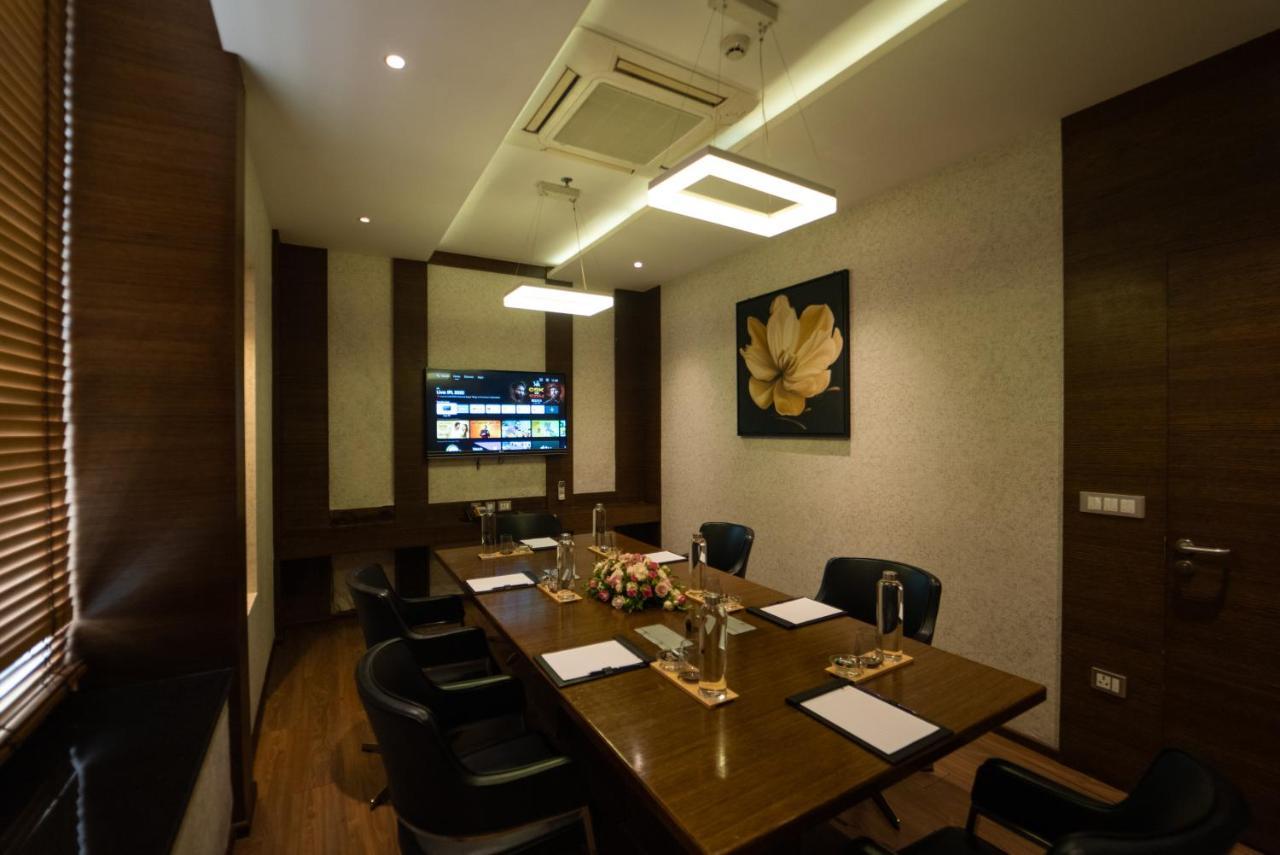 Hycinth Hotels Тривандрум Экстерьер фото