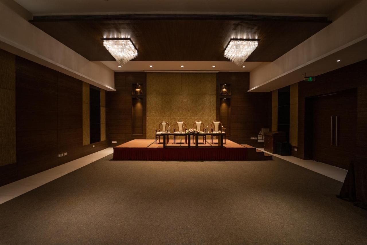 Hycinth Hotels Тривандрум Экстерьер фото