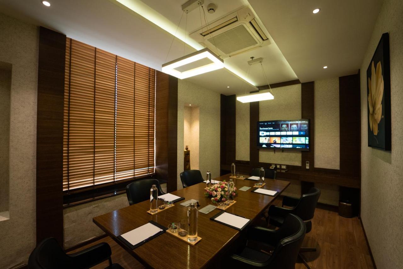 Hycinth Hotels Тривандрум Экстерьер фото