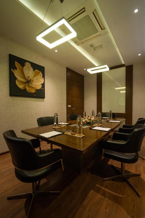 Hycinth Hotels Тривандрум Экстерьер фото