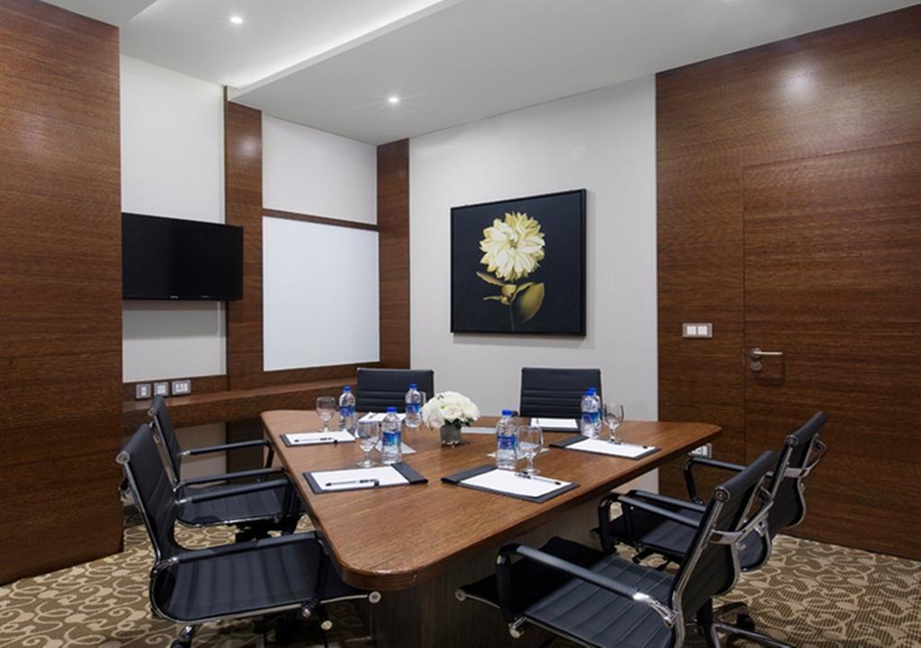 Hycinth Hotels Тривандрум Экстерьер фото