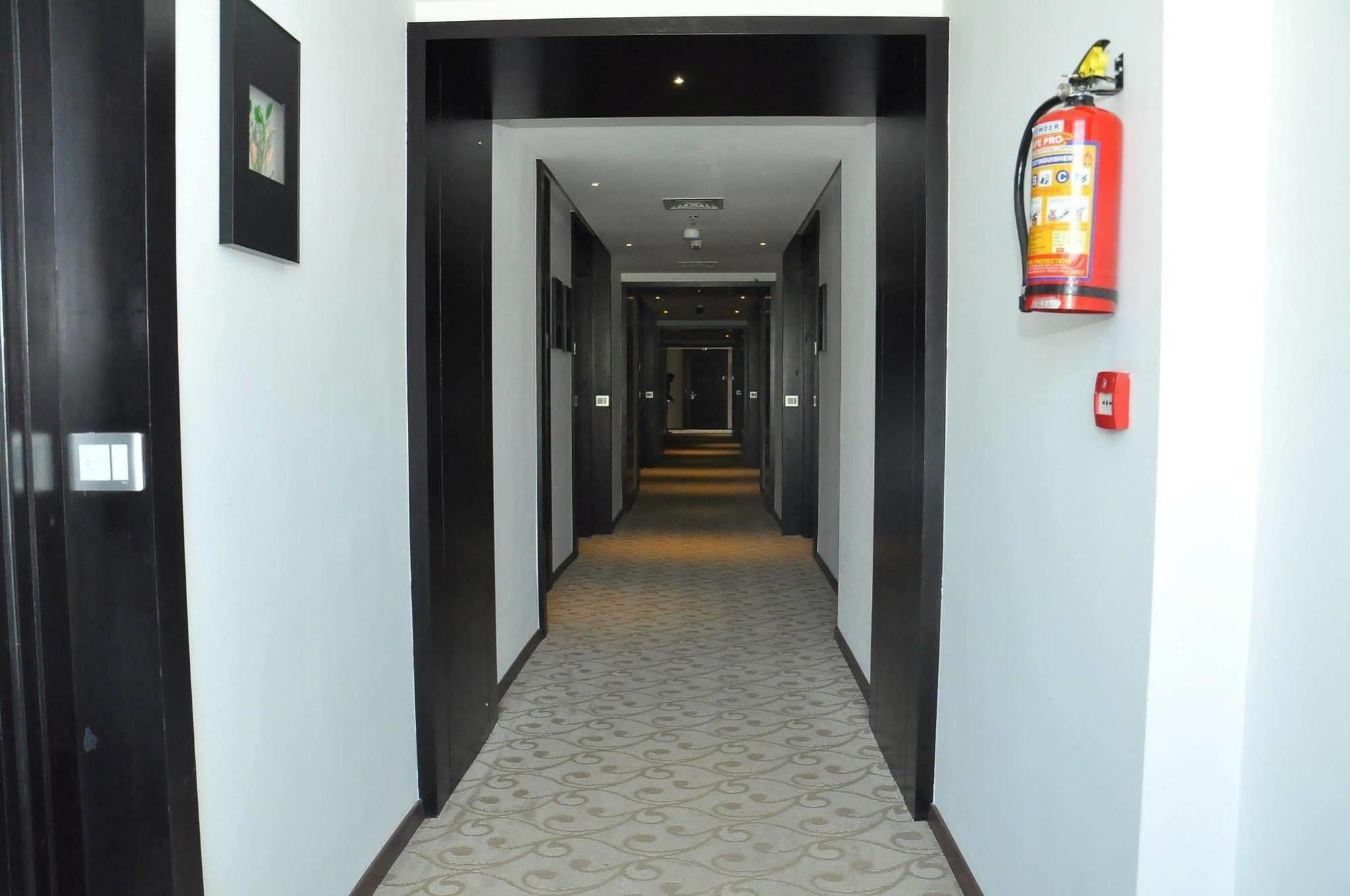 Hycinth Hotels Тривандрум Экстерьер фото