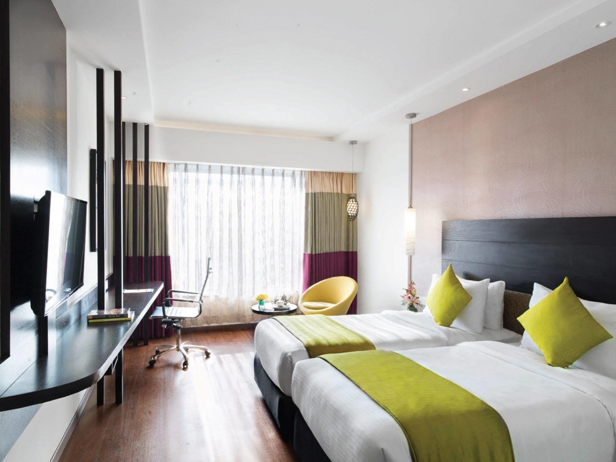 Hycinth Hotels Тривандрум Экстерьер фото
