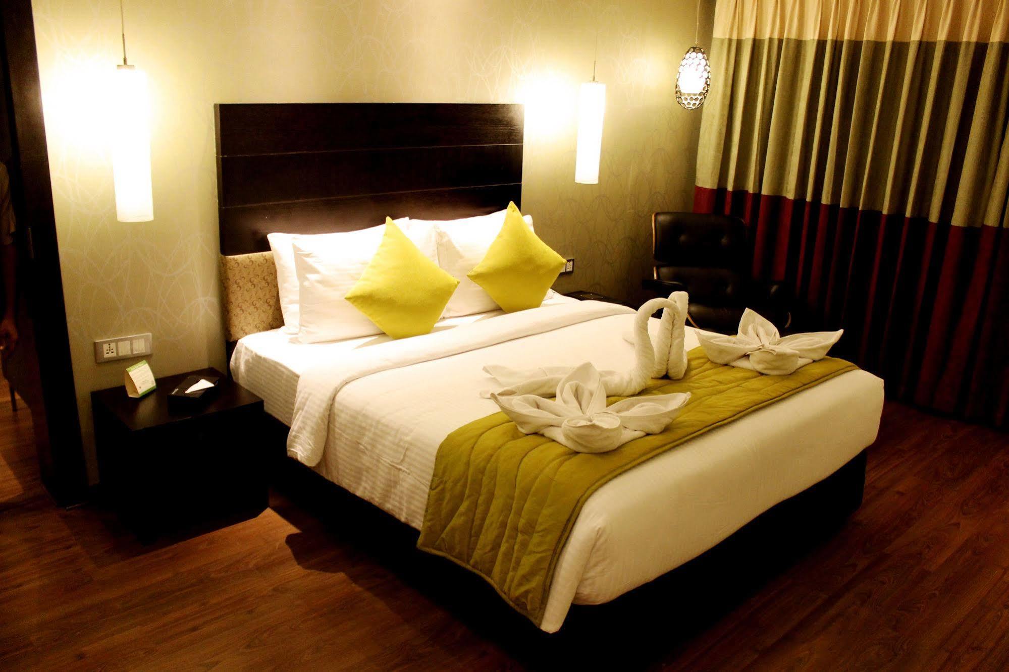 Hycinth Hotels Тривандрум Экстерьер фото