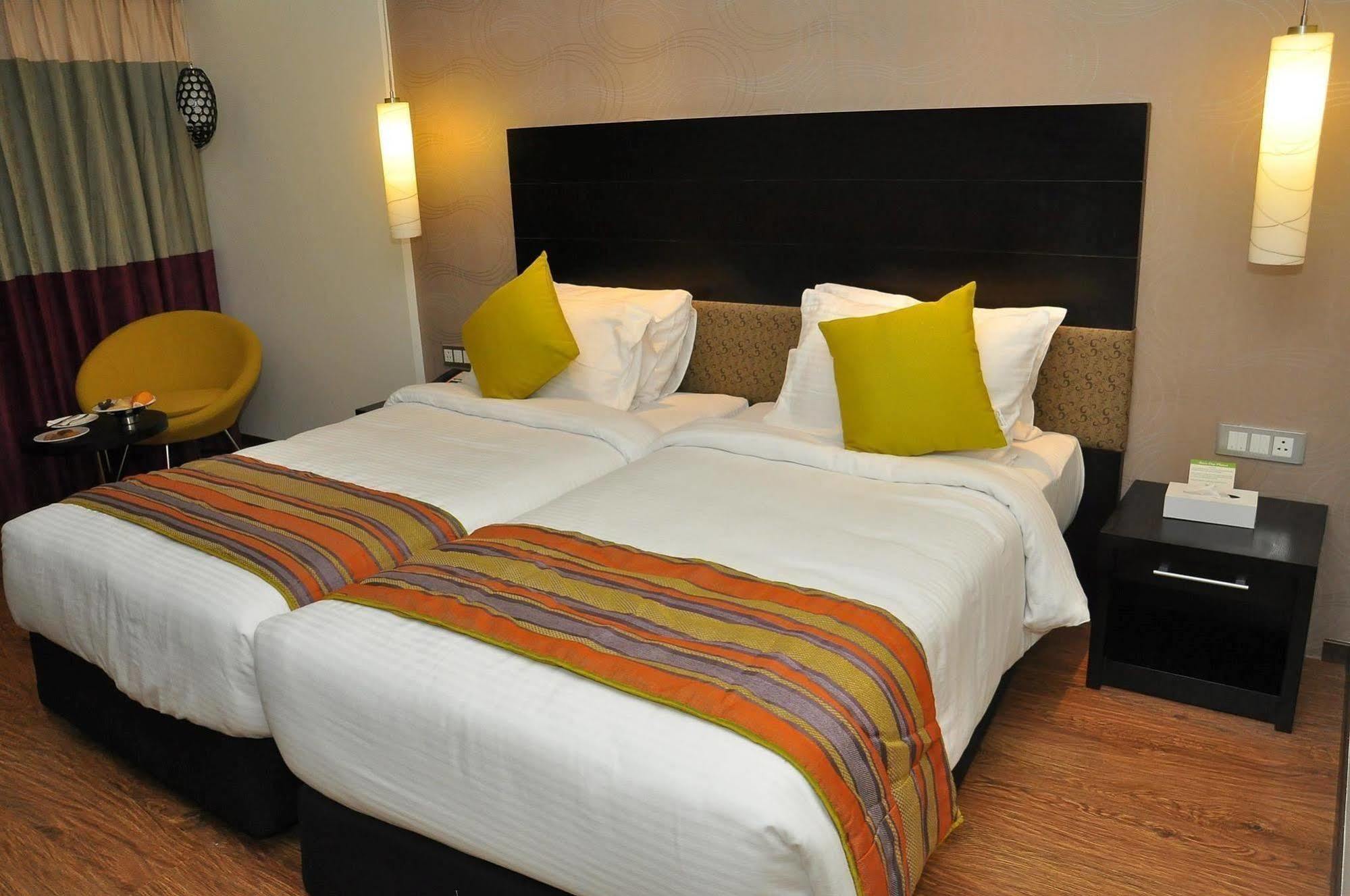 Hycinth Hotels Тривандрум Экстерьер фото